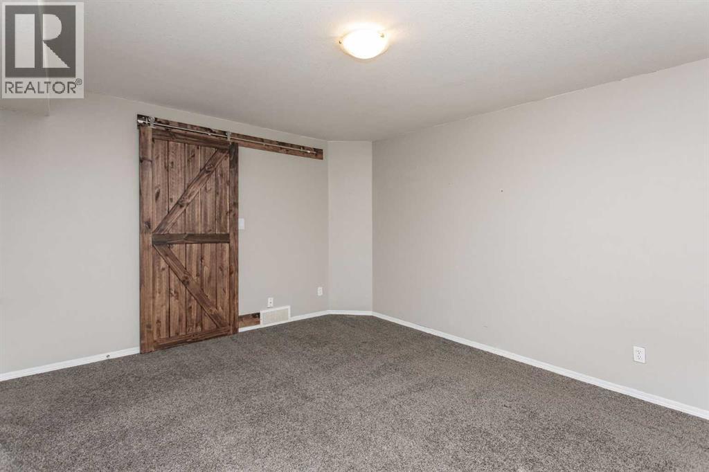 142 Robinson Avenue, Penhold