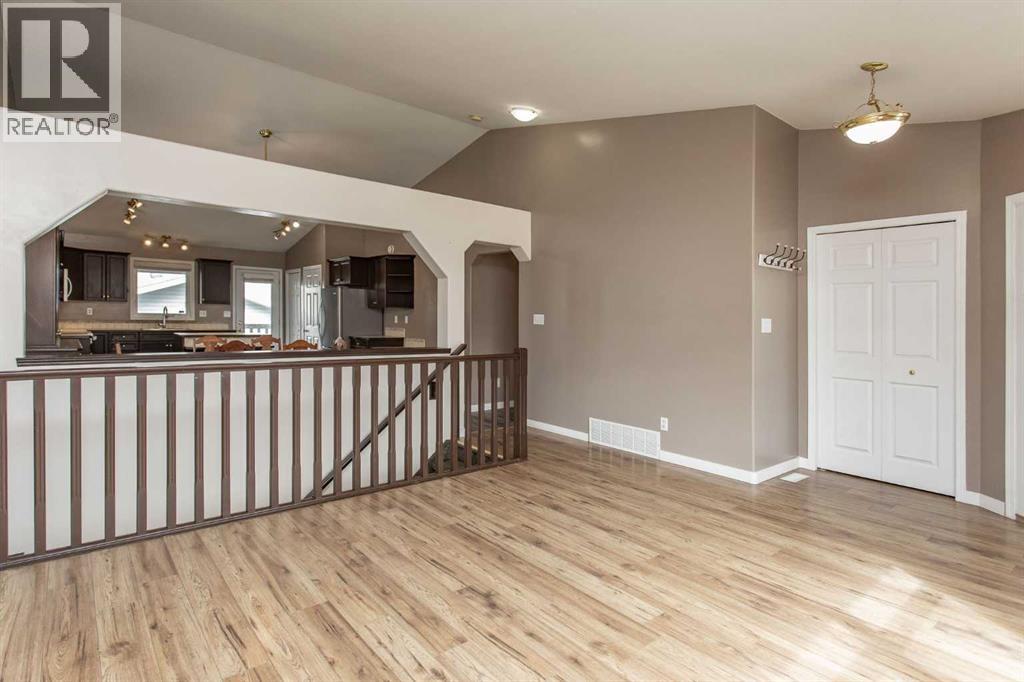 142 Robinson Avenue, Penhold