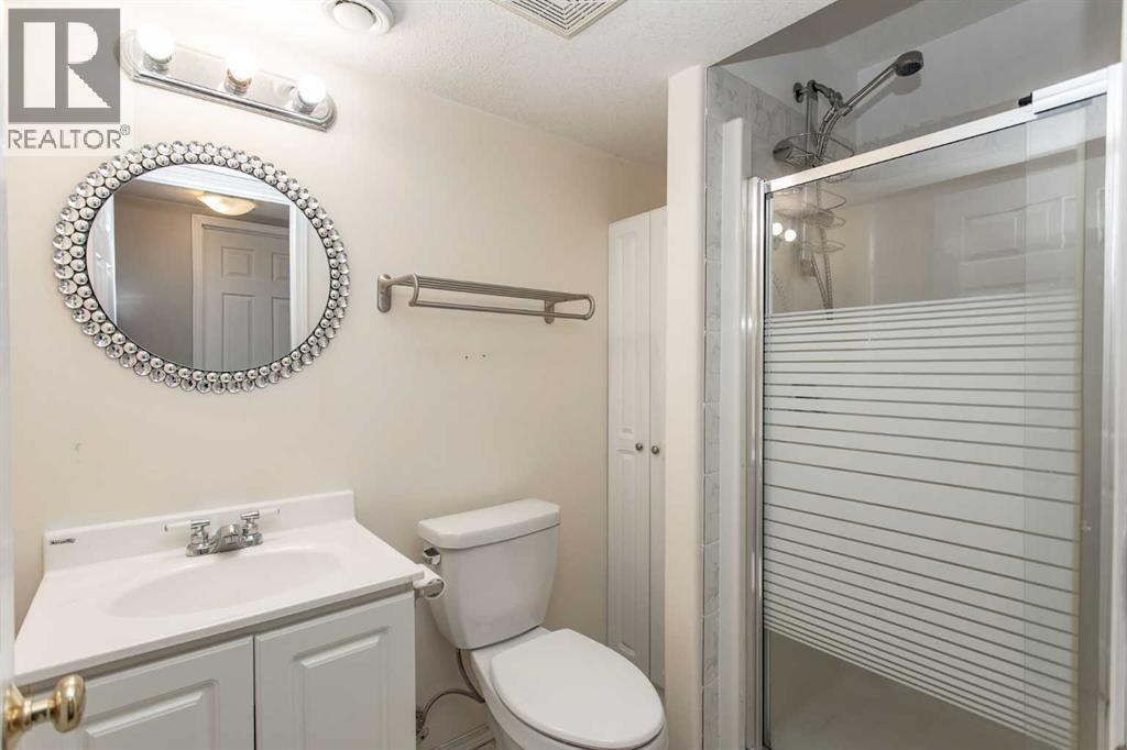 142 Robinson Avenue, Penhold