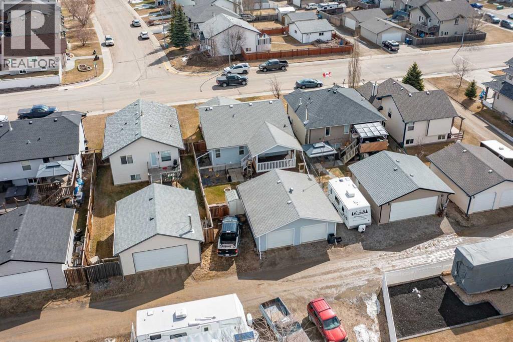 142 Robinson Avenue, Penhold