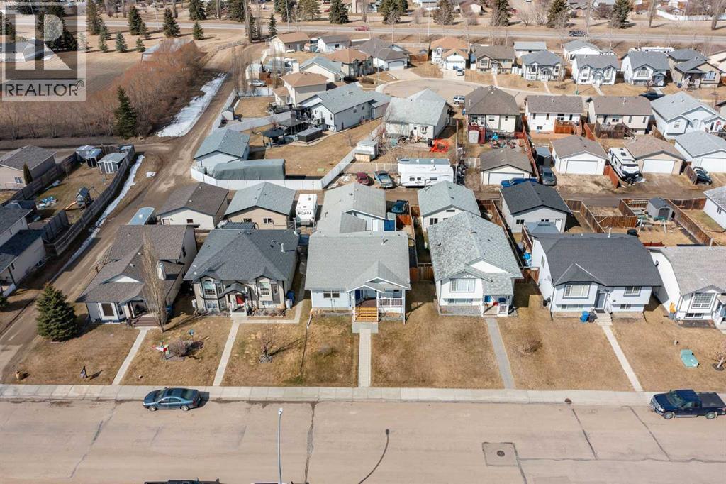 142 Robinson Avenue, Penhold
