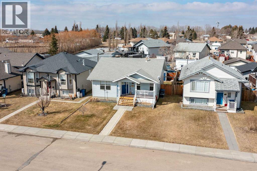 142 Robinson Avenue, Penhold