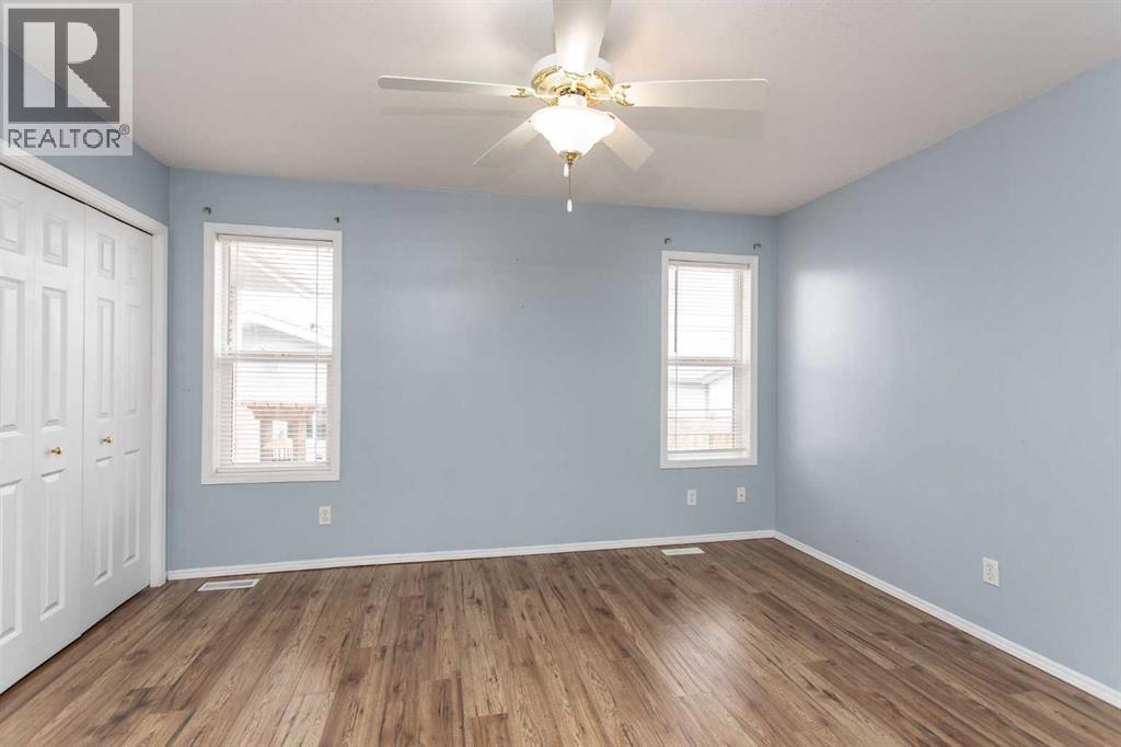 142 Robinson Avenue, Penhold