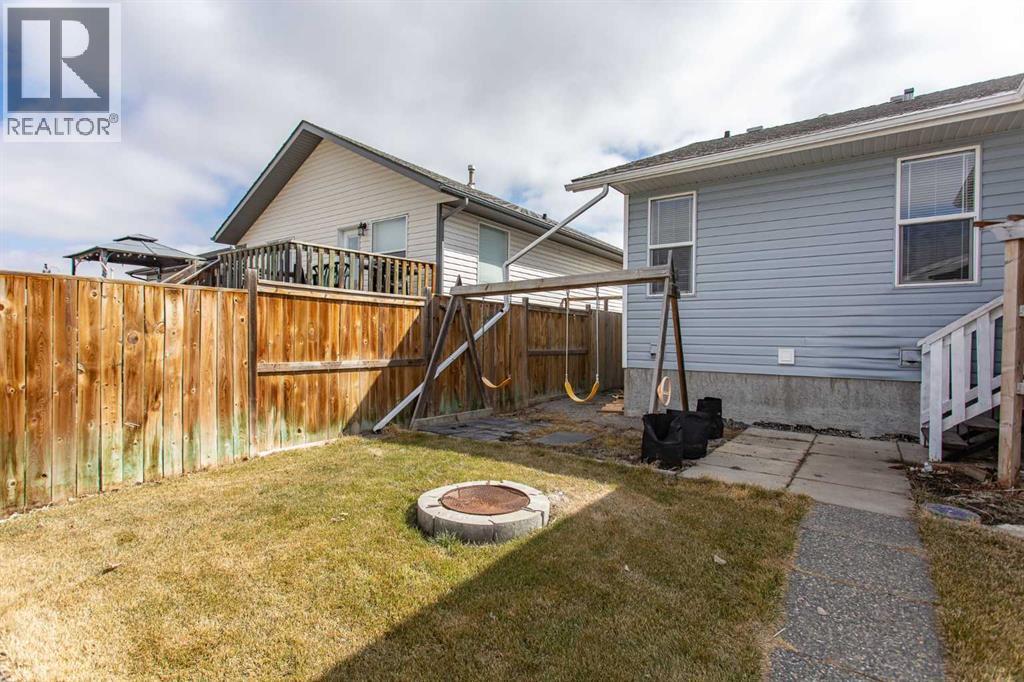 142 Robinson Avenue, Penhold