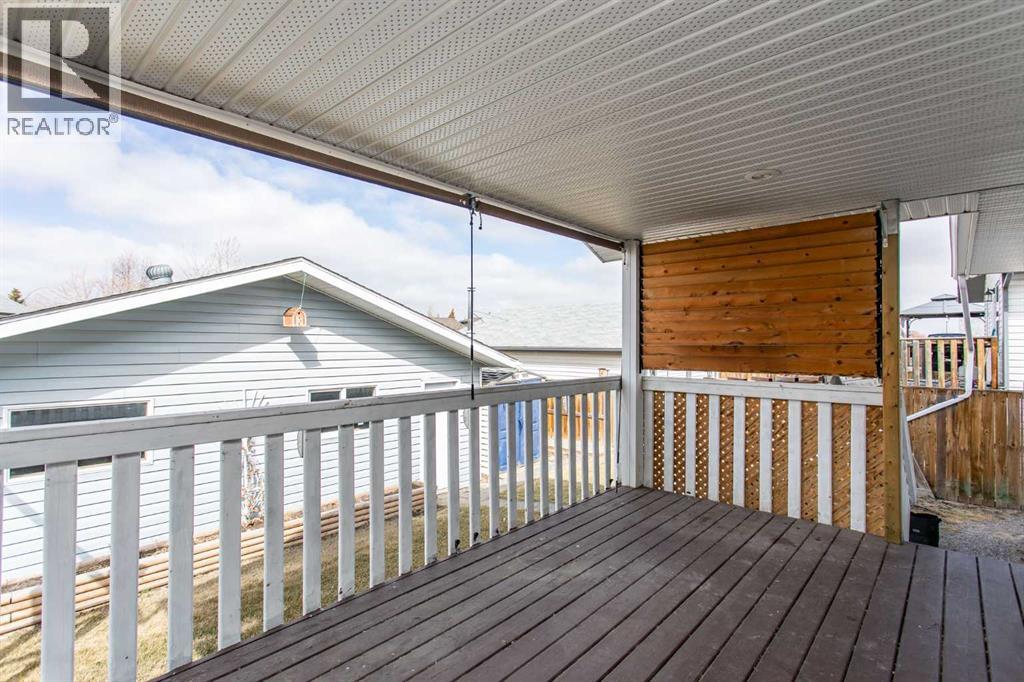 142 Robinson Avenue, Penhold