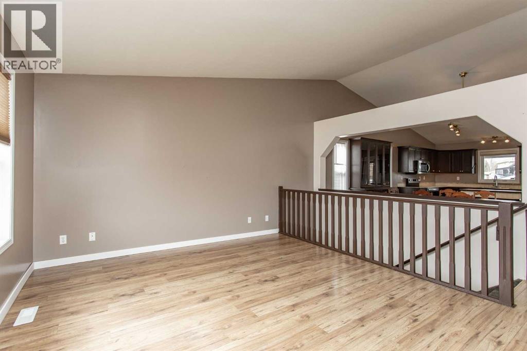 142 Robinson Avenue, Penhold