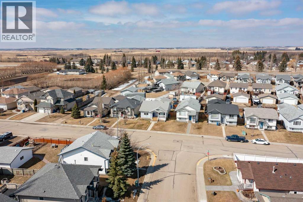 142 Robinson Avenue, Penhold