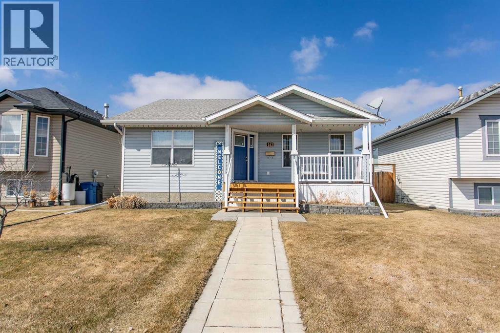 142 Robinson Avenue, Penhold
