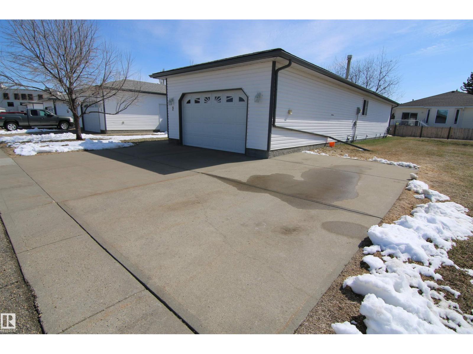 1 CENTURY VILLAS CL, Fort Saskatchewan