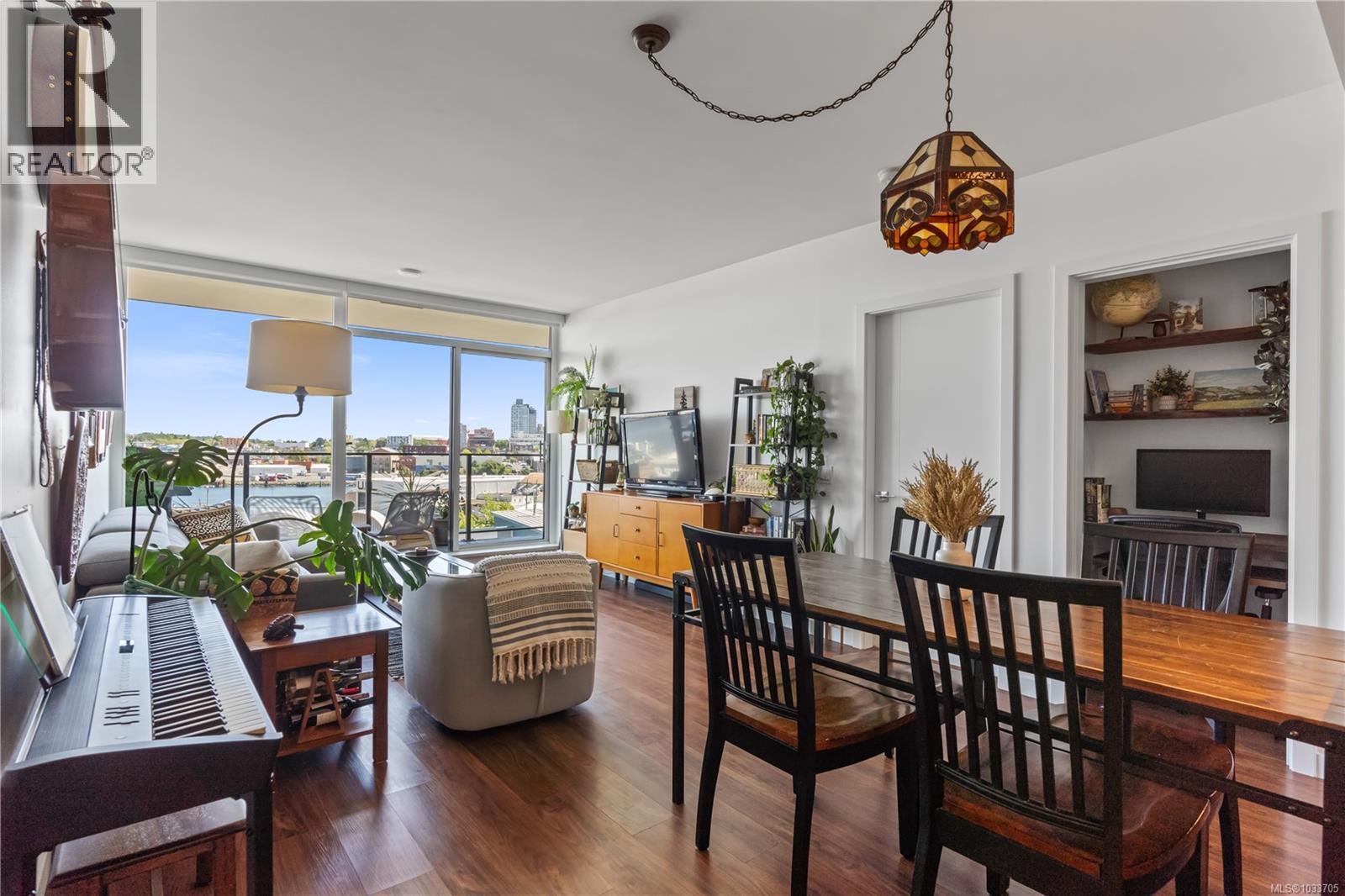 408 363 Tyee Road, Victoria