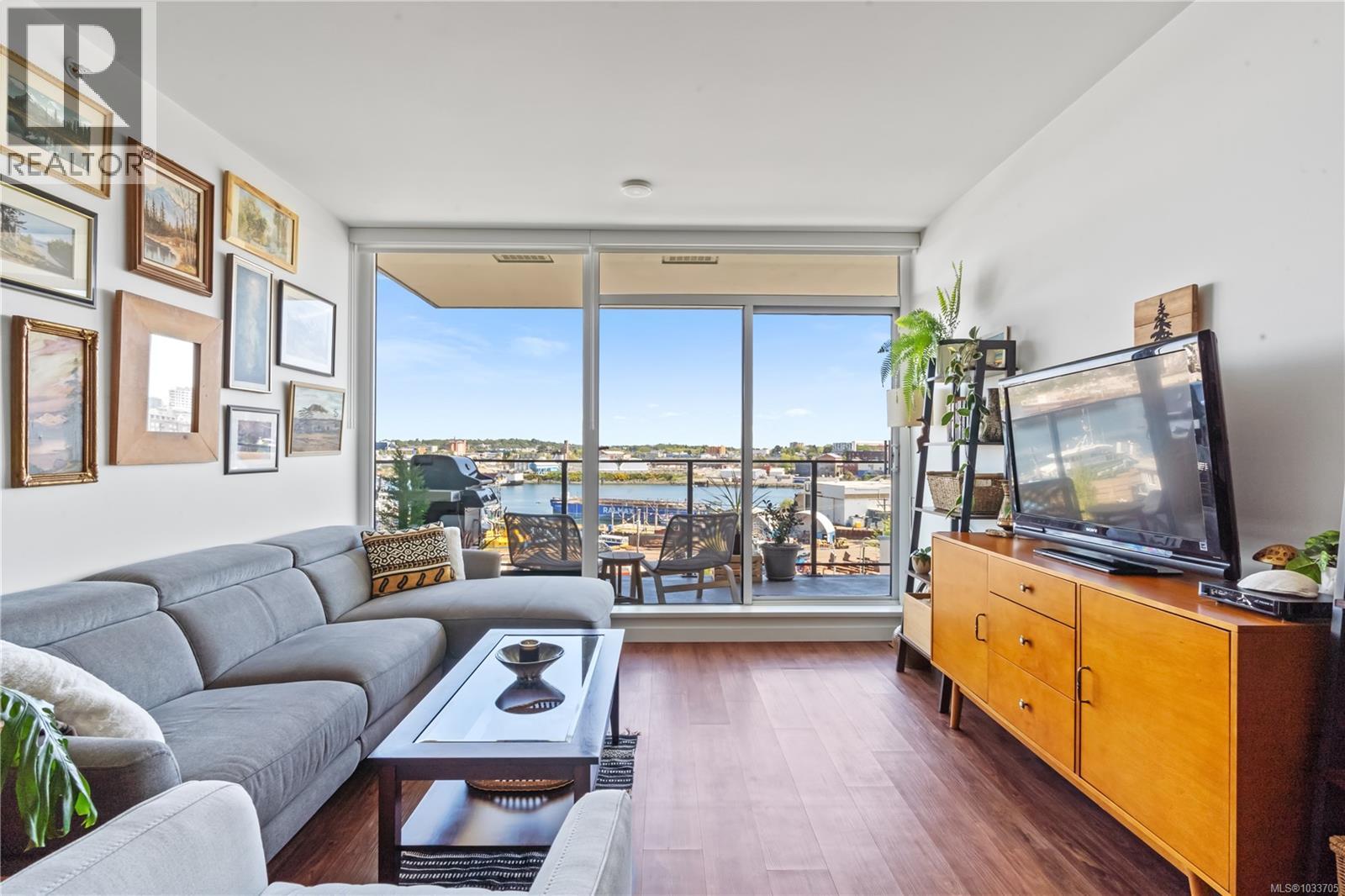 408 363 Tyee Road, Victoria