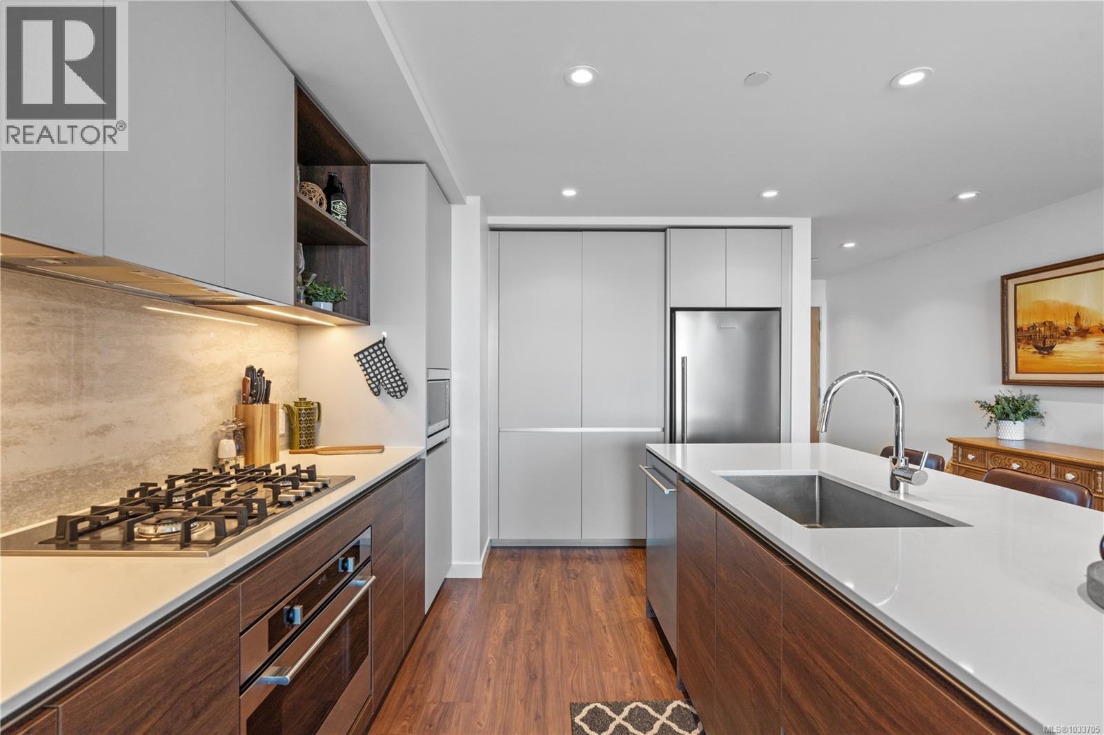 408 363 Tyee Road, Victoria