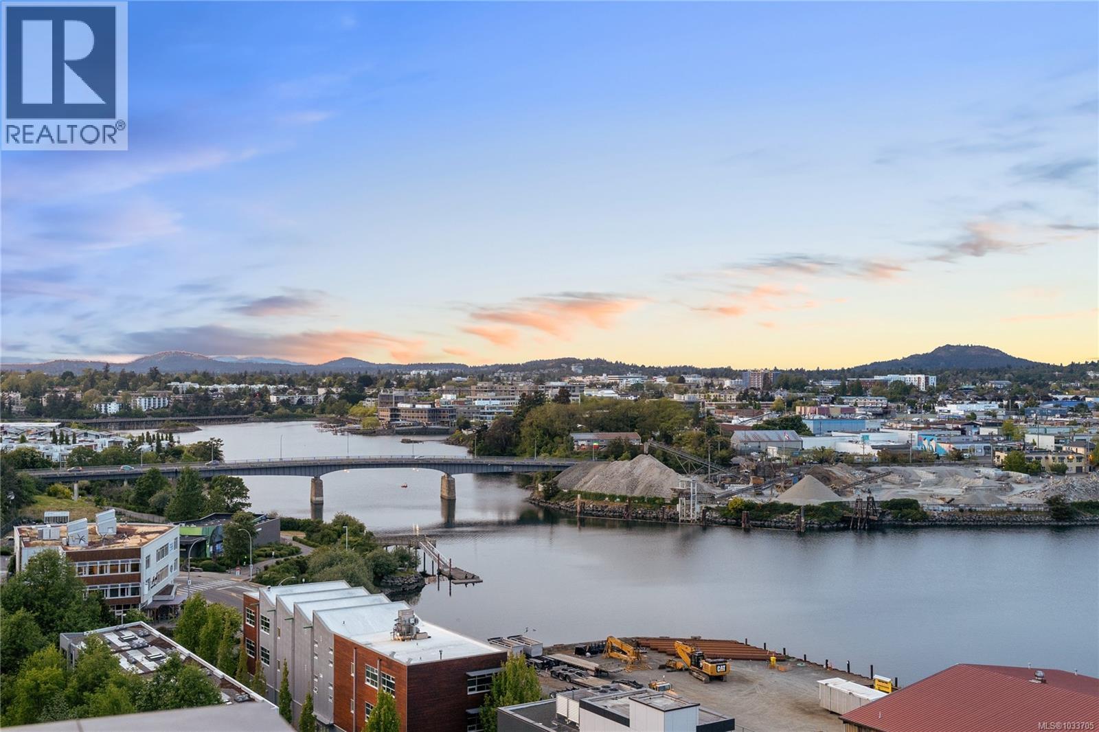 408 363 Tyee Road, Victoria