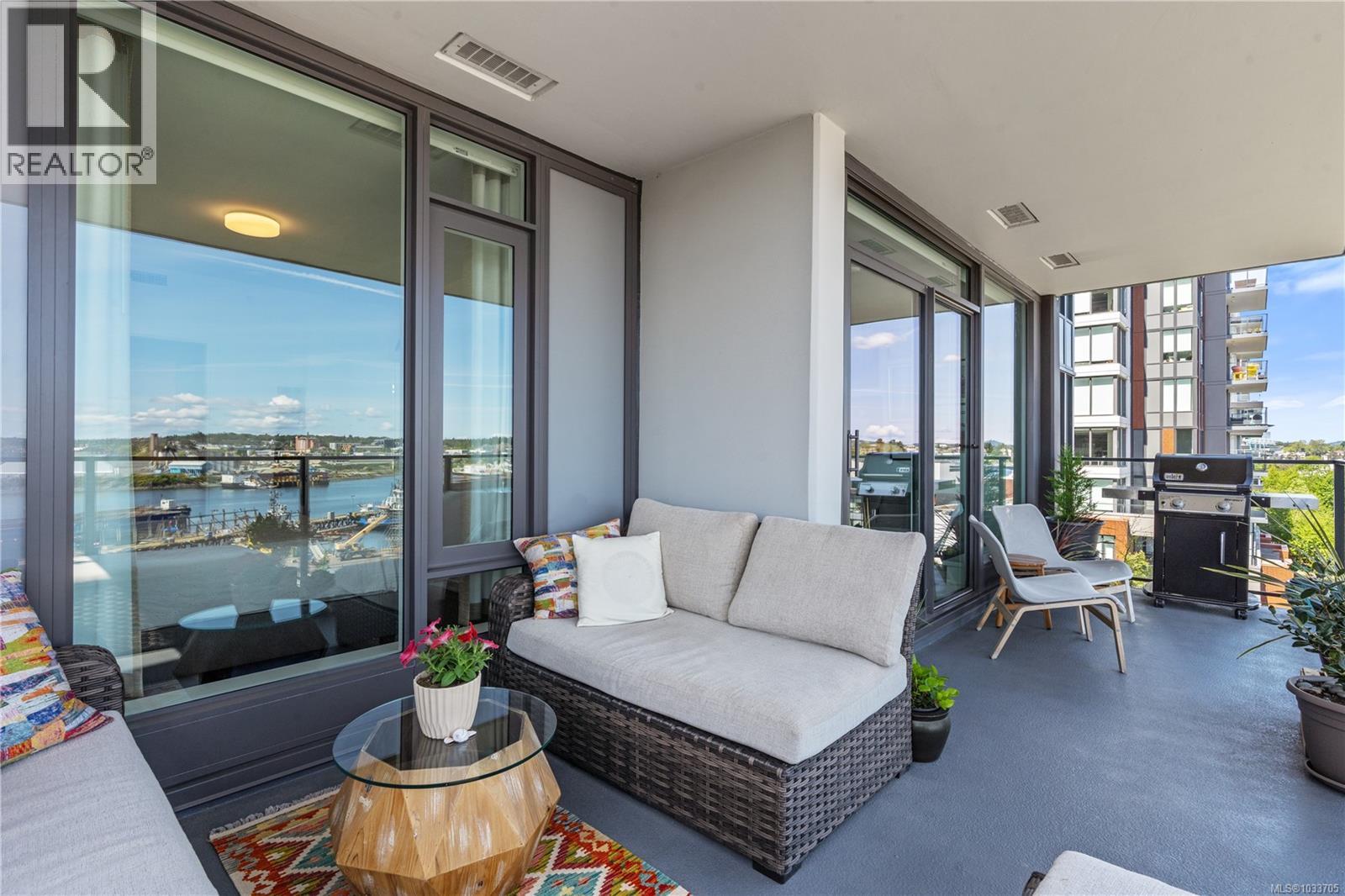 408 363 Tyee Road, Victoria