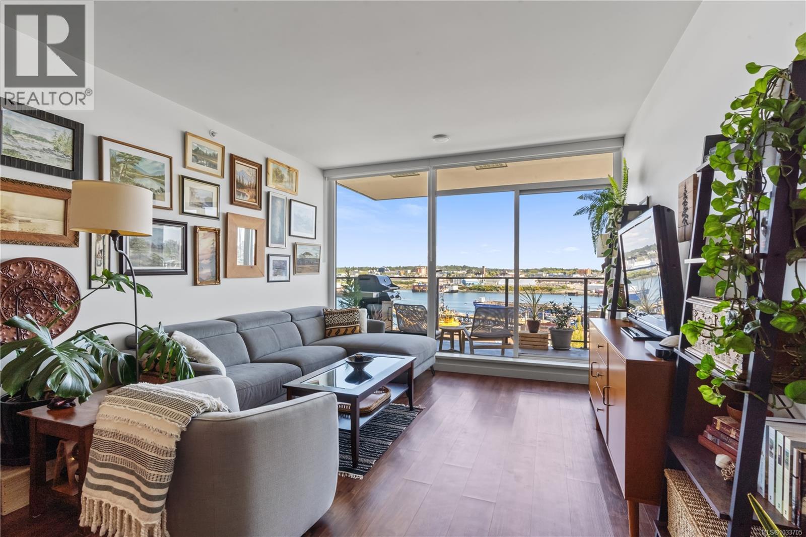 408 363 Tyee Road, Victoria