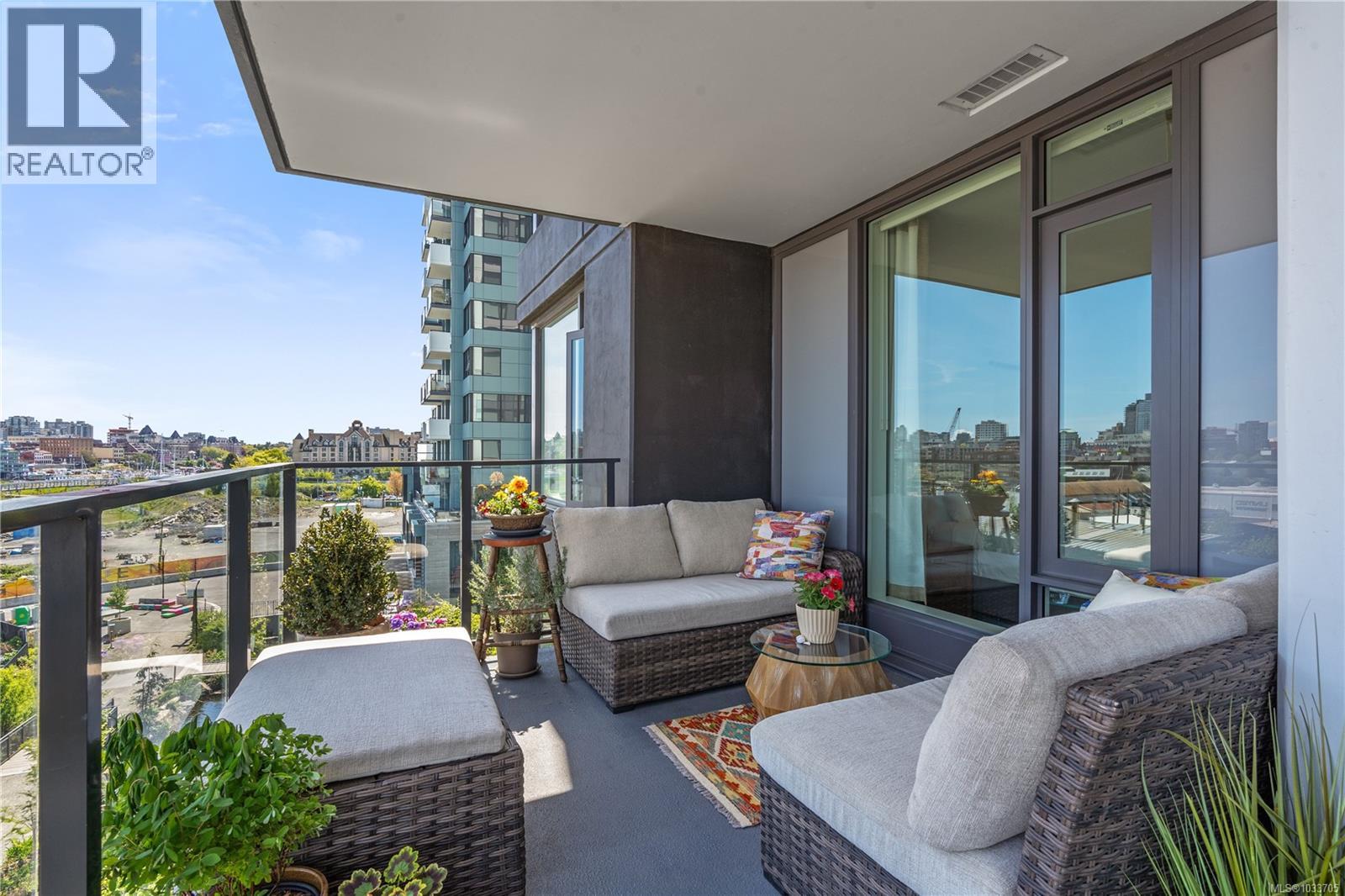 408 363 Tyee Road, Victoria