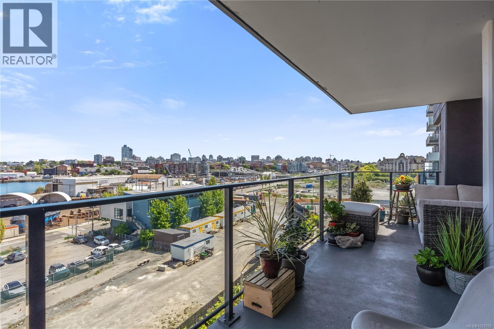 408 363 Tyee Road, Victoria