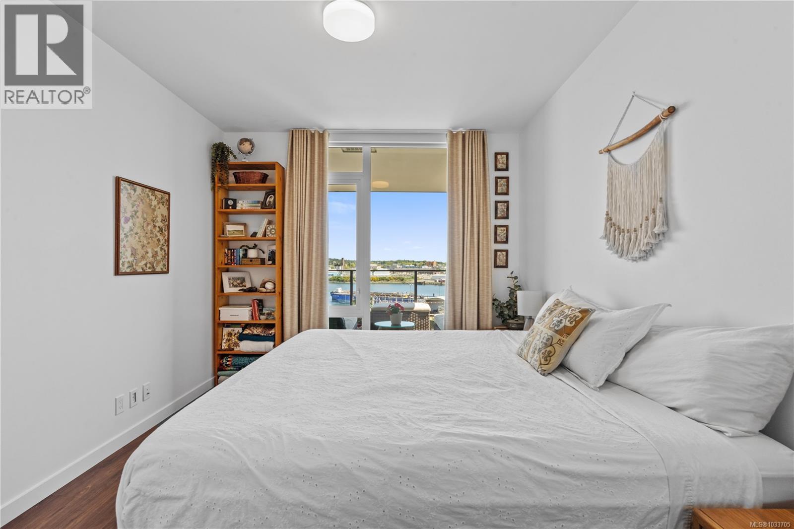 408 363 Tyee Road, Victoria