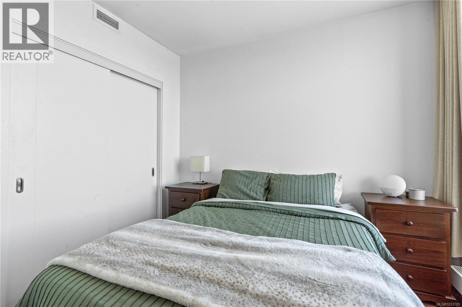 408 363 Tyee Road, Victoria