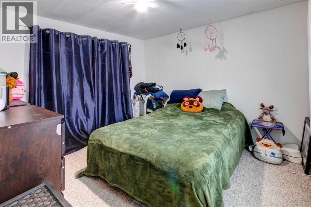 BEDROOM #1 - huge closet