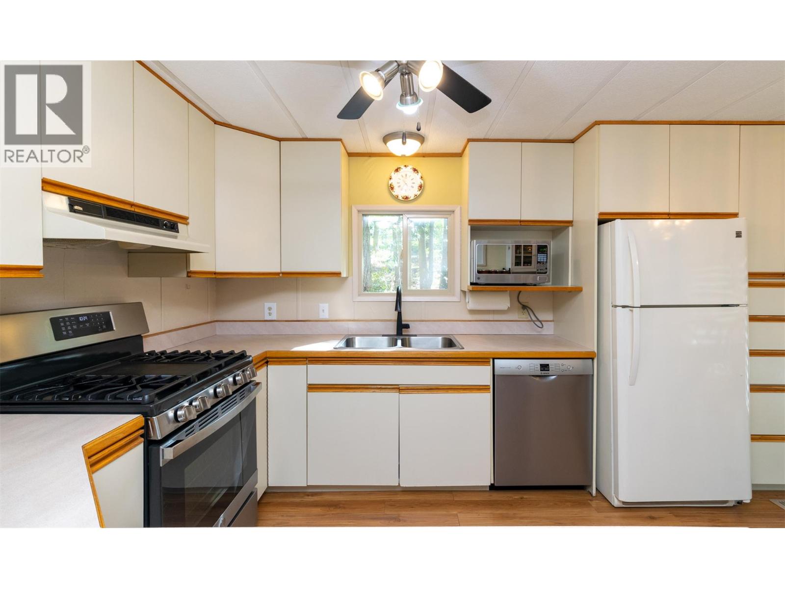 19 5161 63 Avenue Northeast, Salmon Arm