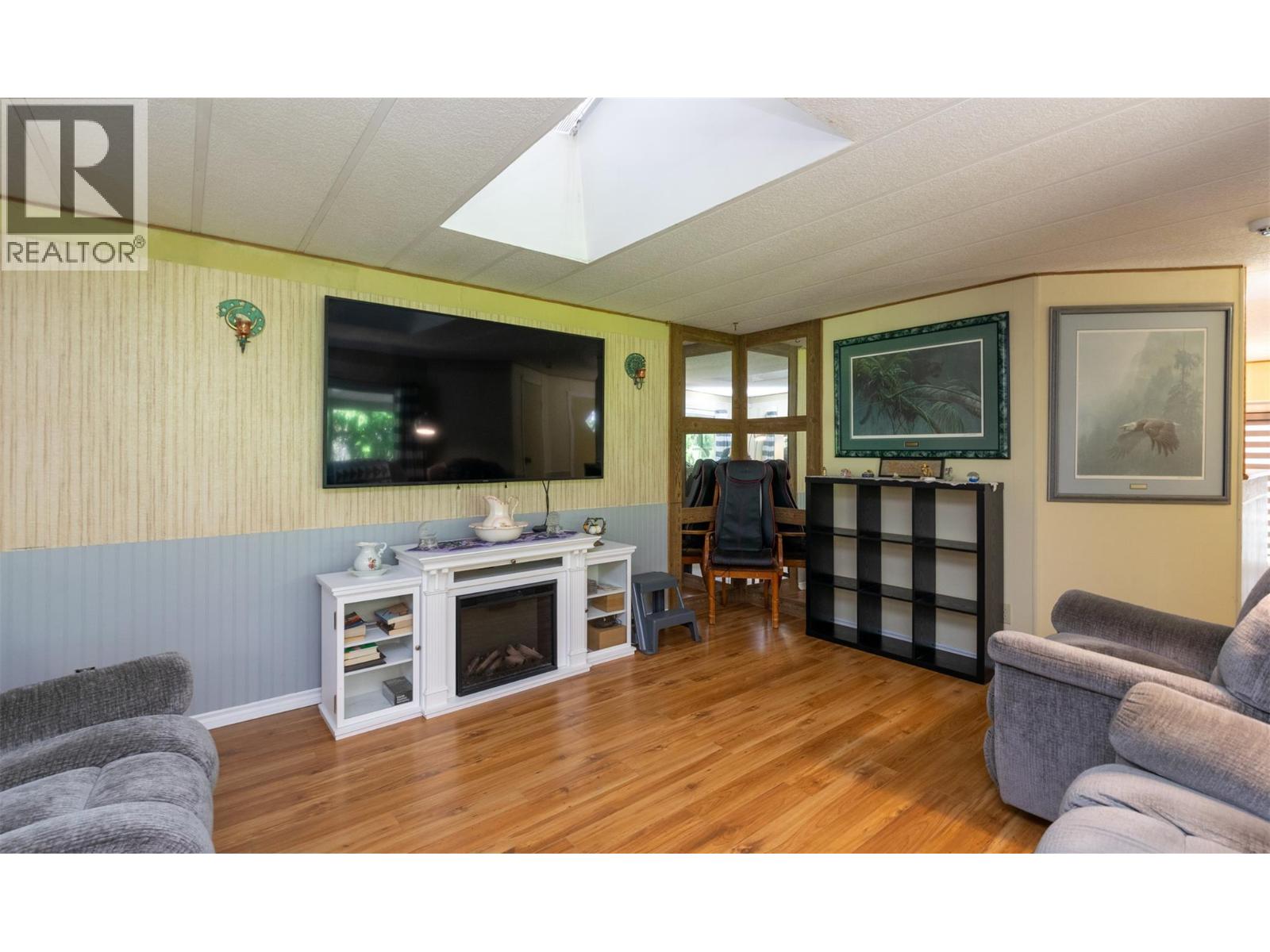 #19 5161 63 Avenue NE - 13