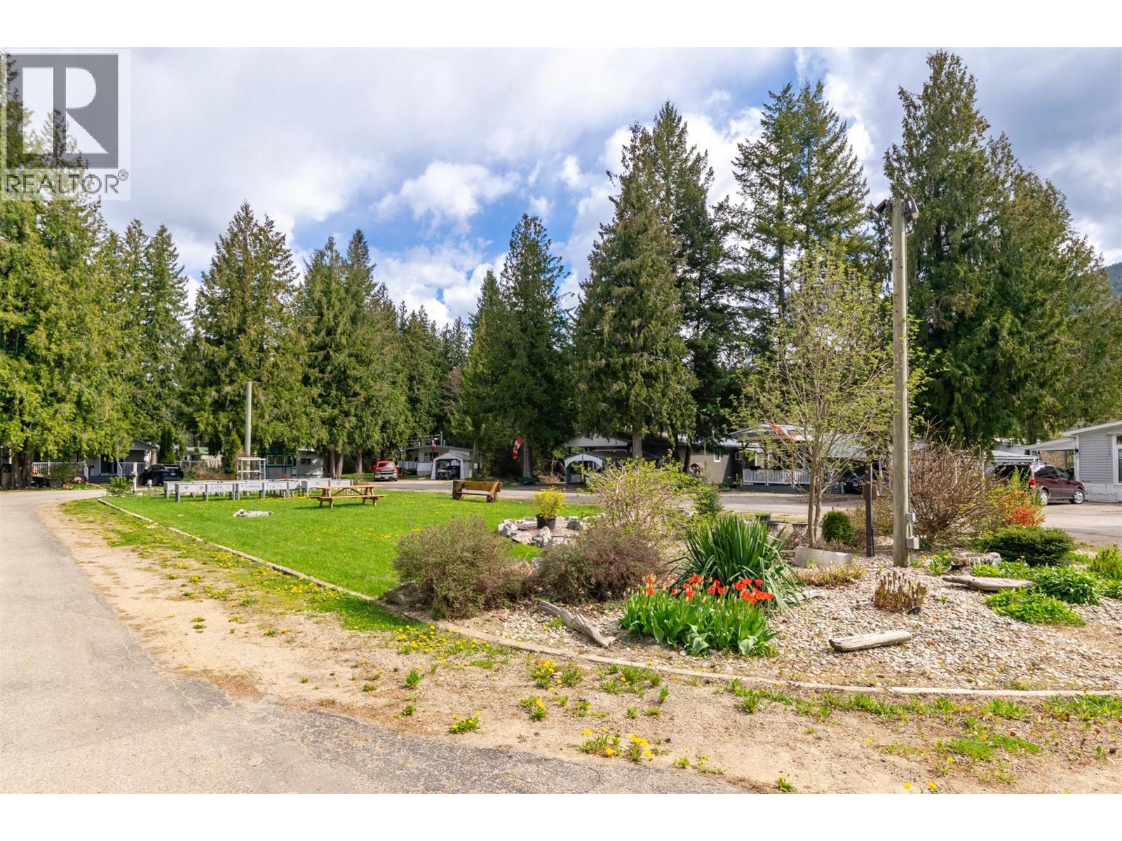 19 5161 63 Avenue Northeast, Salmon Arm