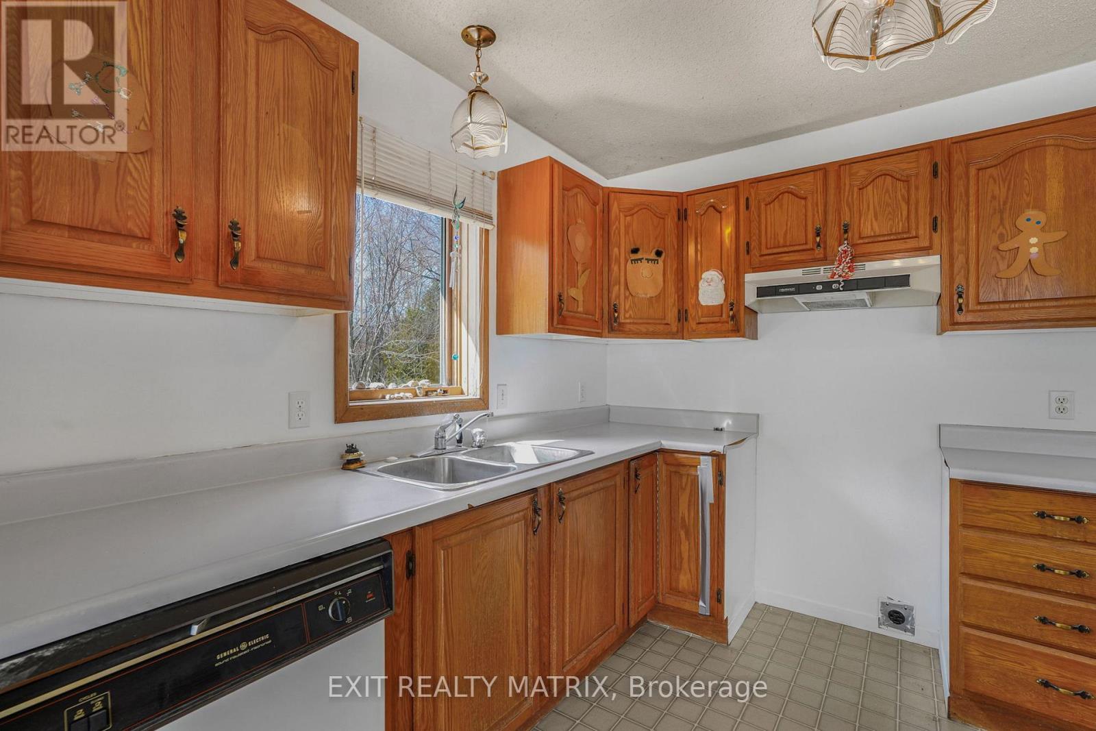 1630 GOURLEY ROAD - 17