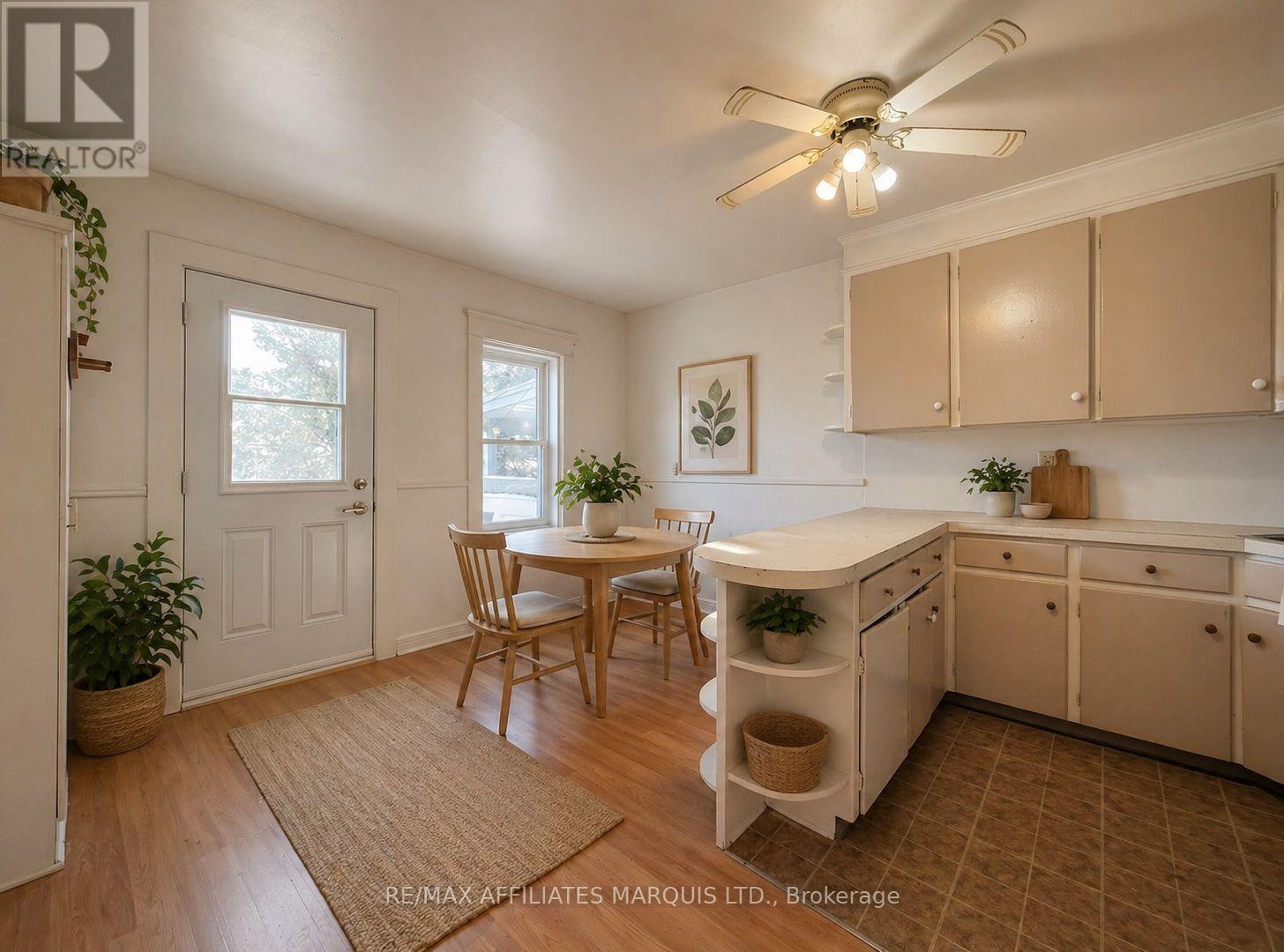 Upstairs apartment virtually staged