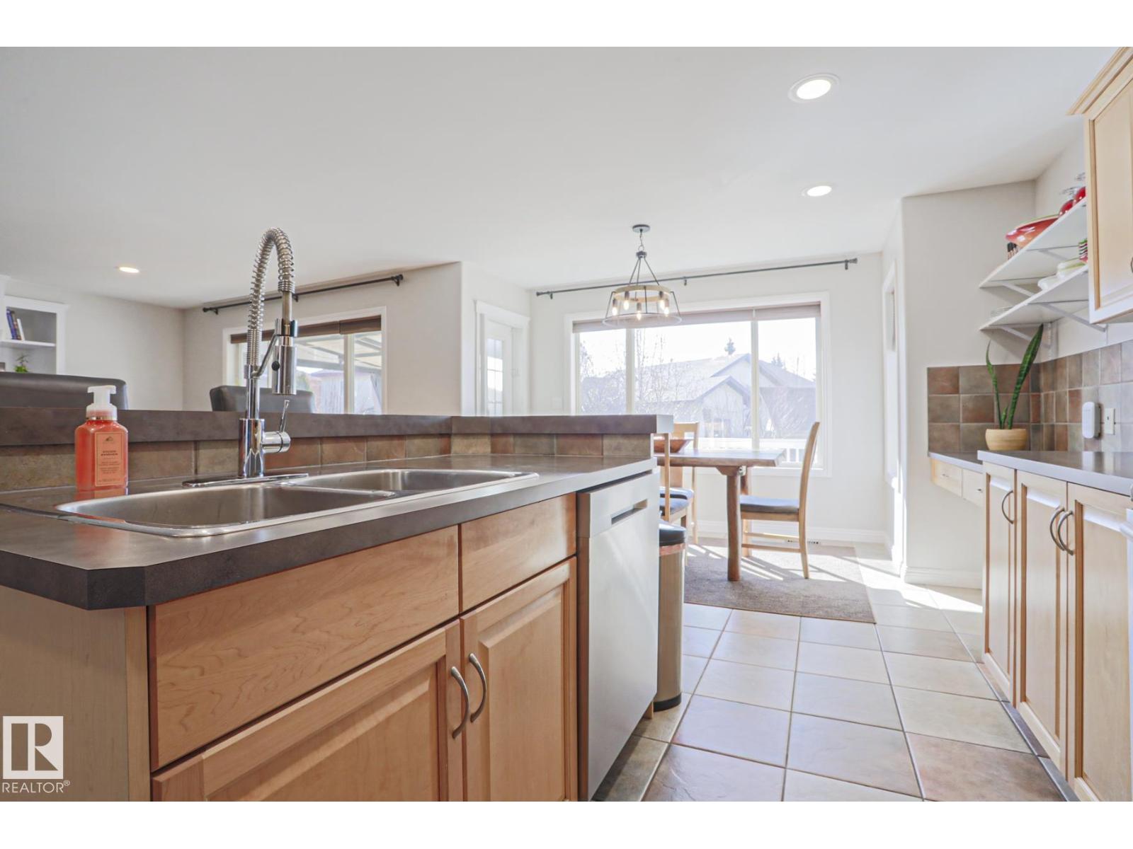 28 ENCINO CL, St. Albert