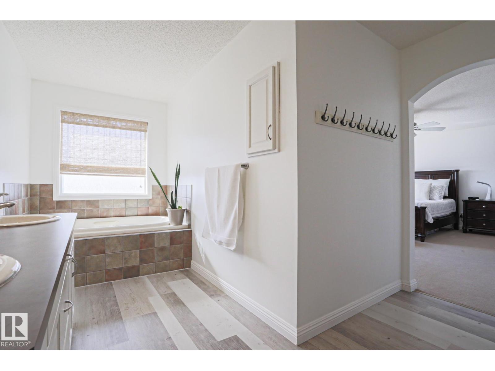 28 ENCINO CL, St. Albert