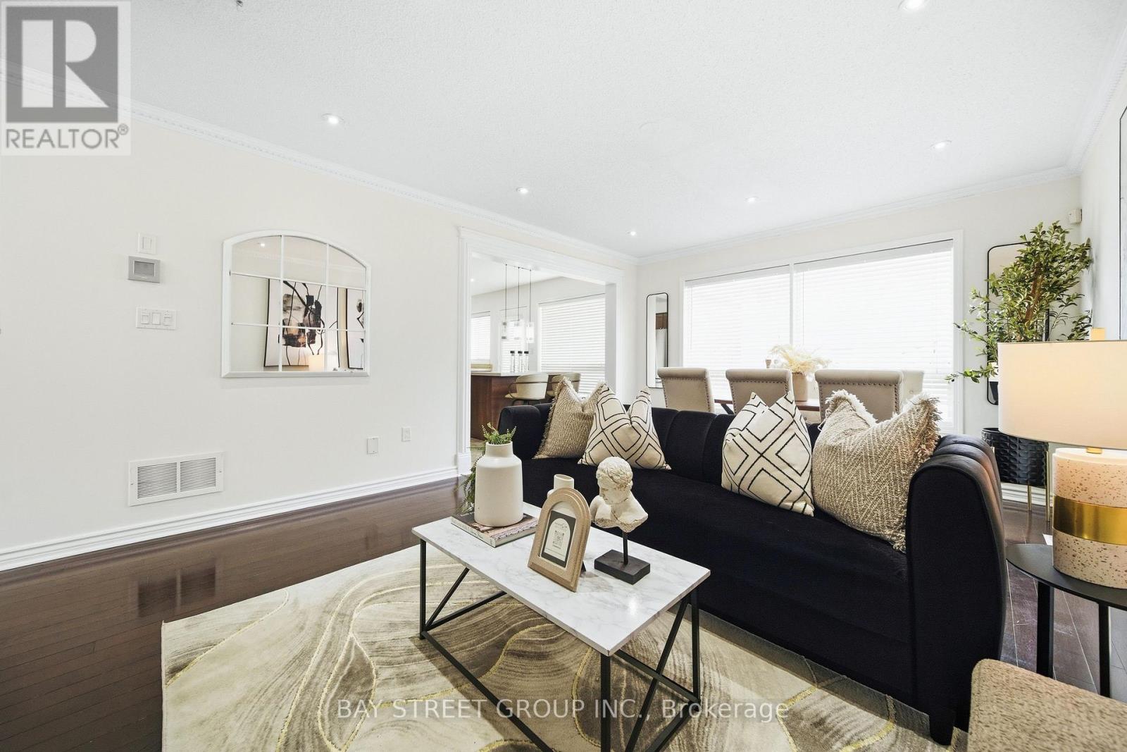 4 DECKER HOLLOW CIRCLE - 15