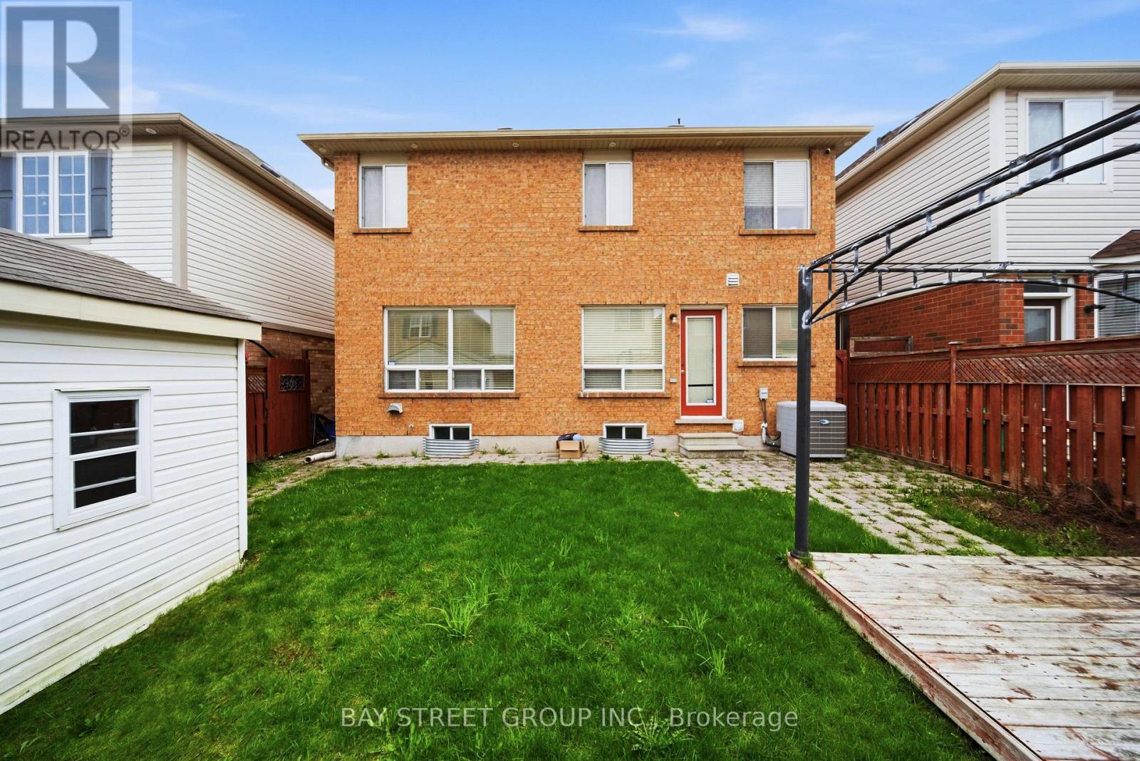 4 DECKER HOLLOW CIRCLE - 43