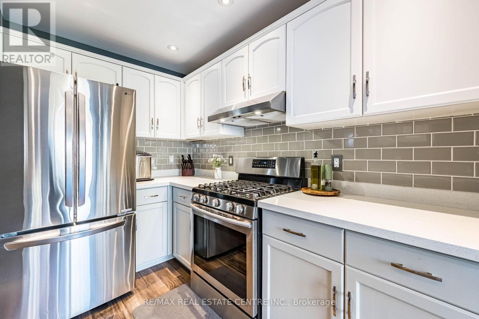 25 SETTLERS ROAD - 21