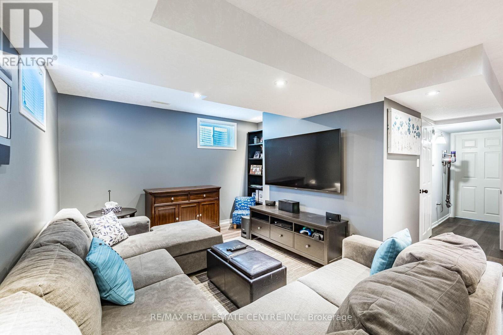25 SETTLERS ROAD - 43