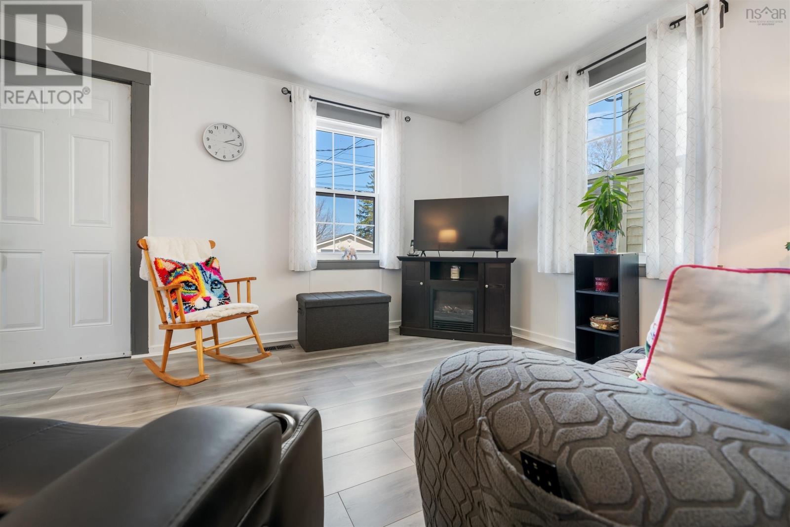 Property 15 of 40 of 1927 Drummond Road