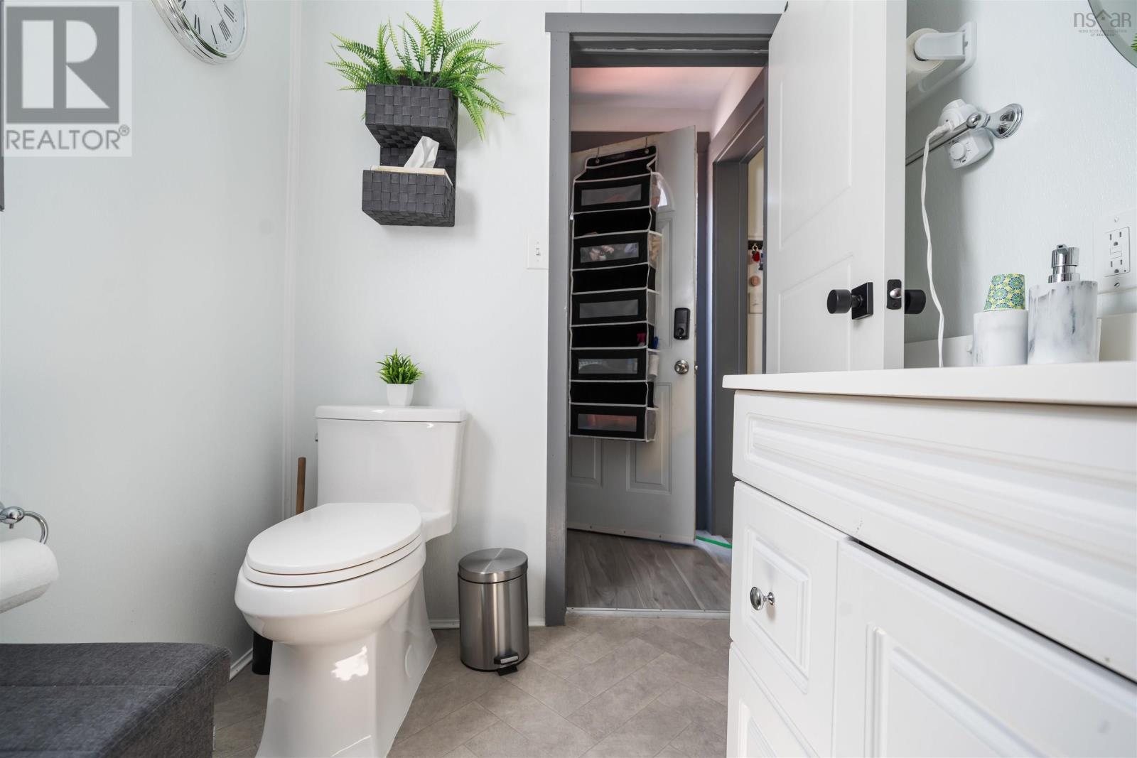 Property 10 of 40 of 1927 Drummond Road