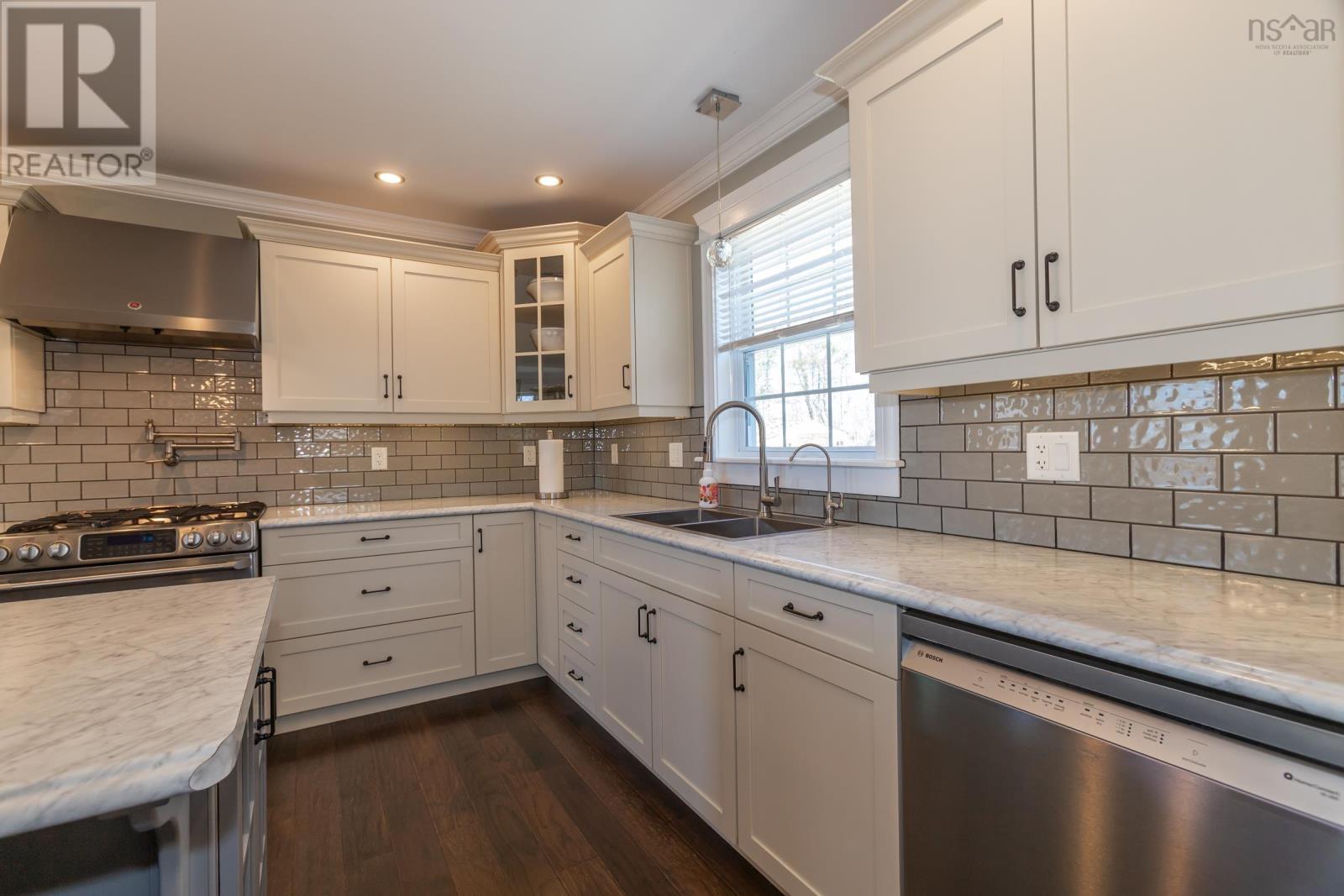 Property 17 of 49 of 264 Tremont Mountain Road