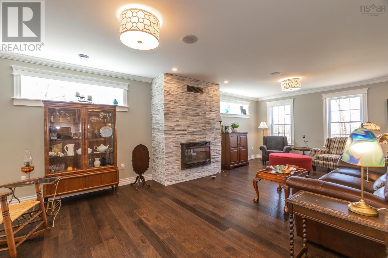 Property 21 of 49 of 264 Tremont Mountain Road