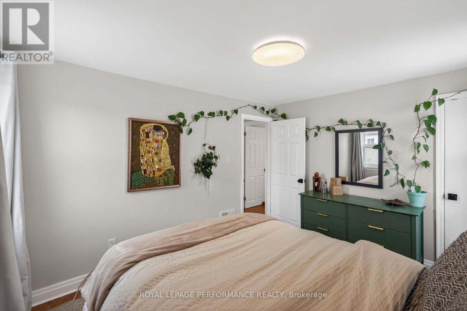 344 RICHELIEU AVENUE - 24