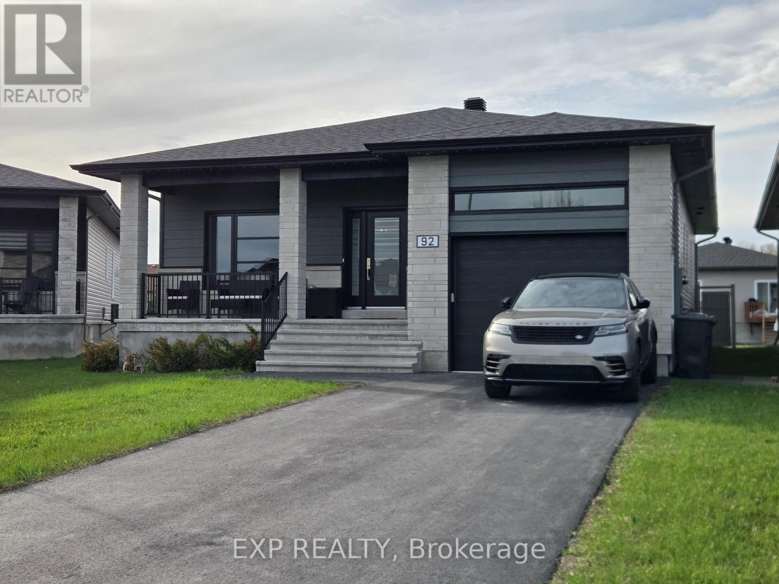 92 CHATEAUGUAY STREET - 1