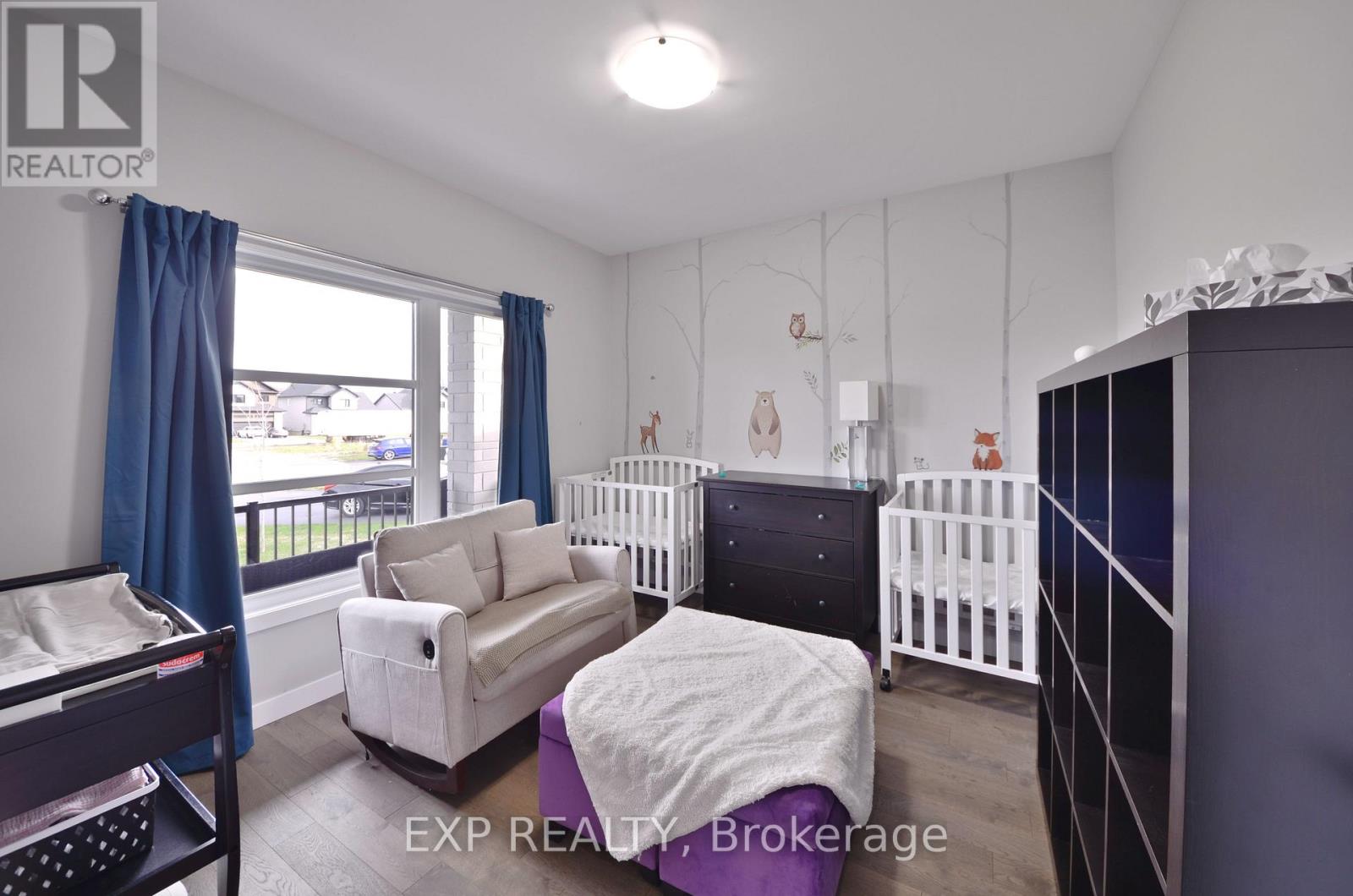 92 CHATEAUGUAY STREET - 13
