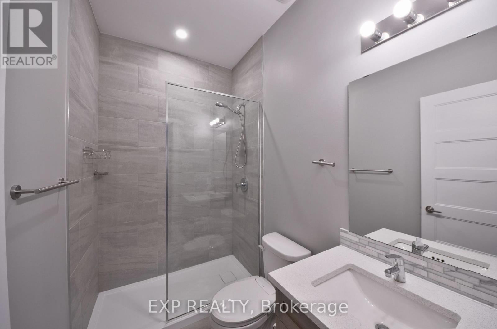 92 CHATEAUGUAY STREET - 15