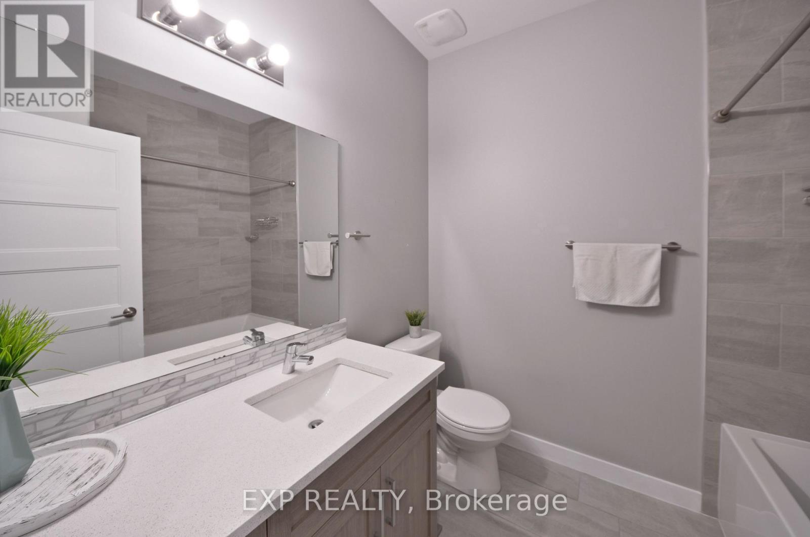 92 CHATEAUGUAY STREET - 17