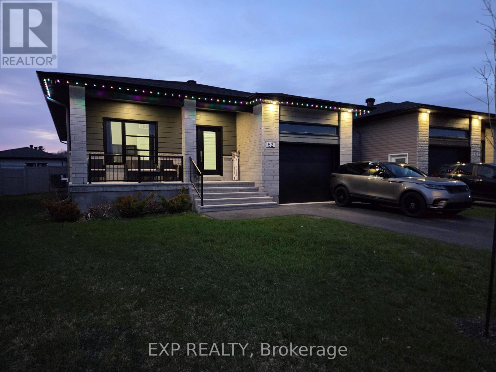 92 CHATEAUGUAY STREET - 2