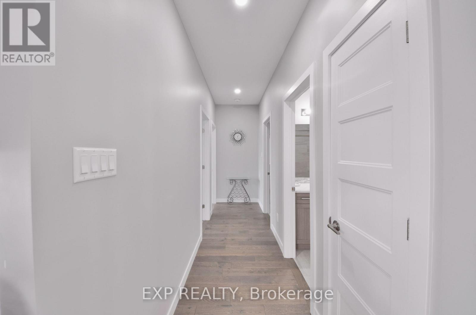 92 CHATEAUGUAY STREET - 21