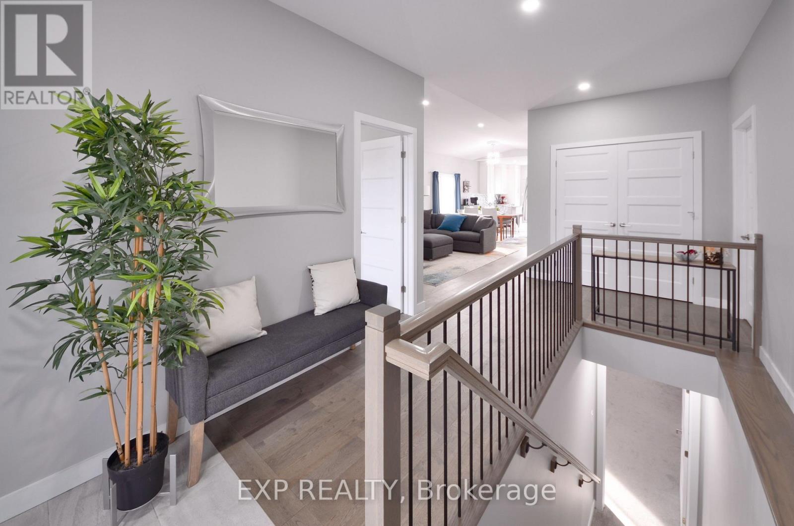 92 CHATEAUGUAY STREET - 5