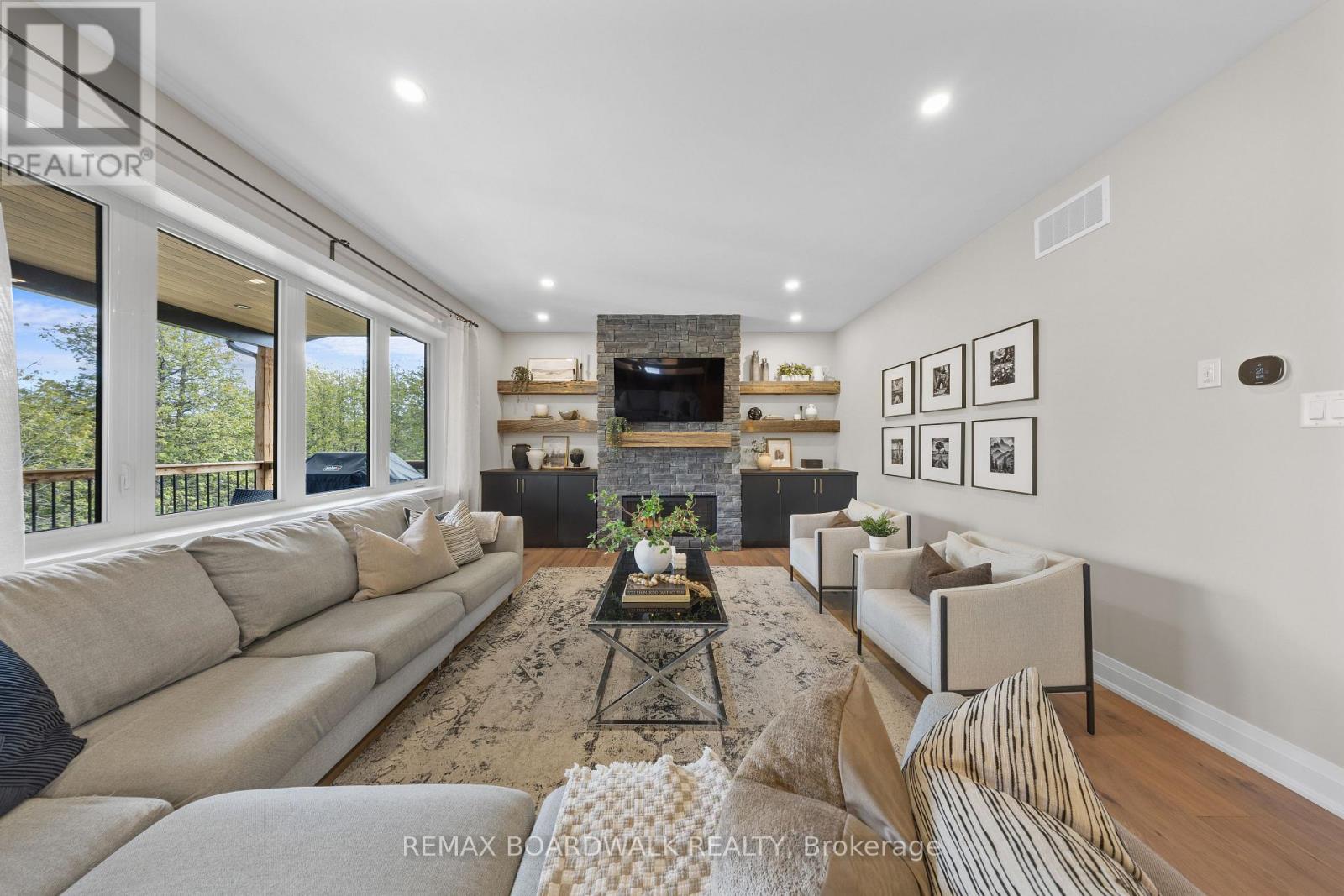 104 STONEWOOD DRIVE - 12