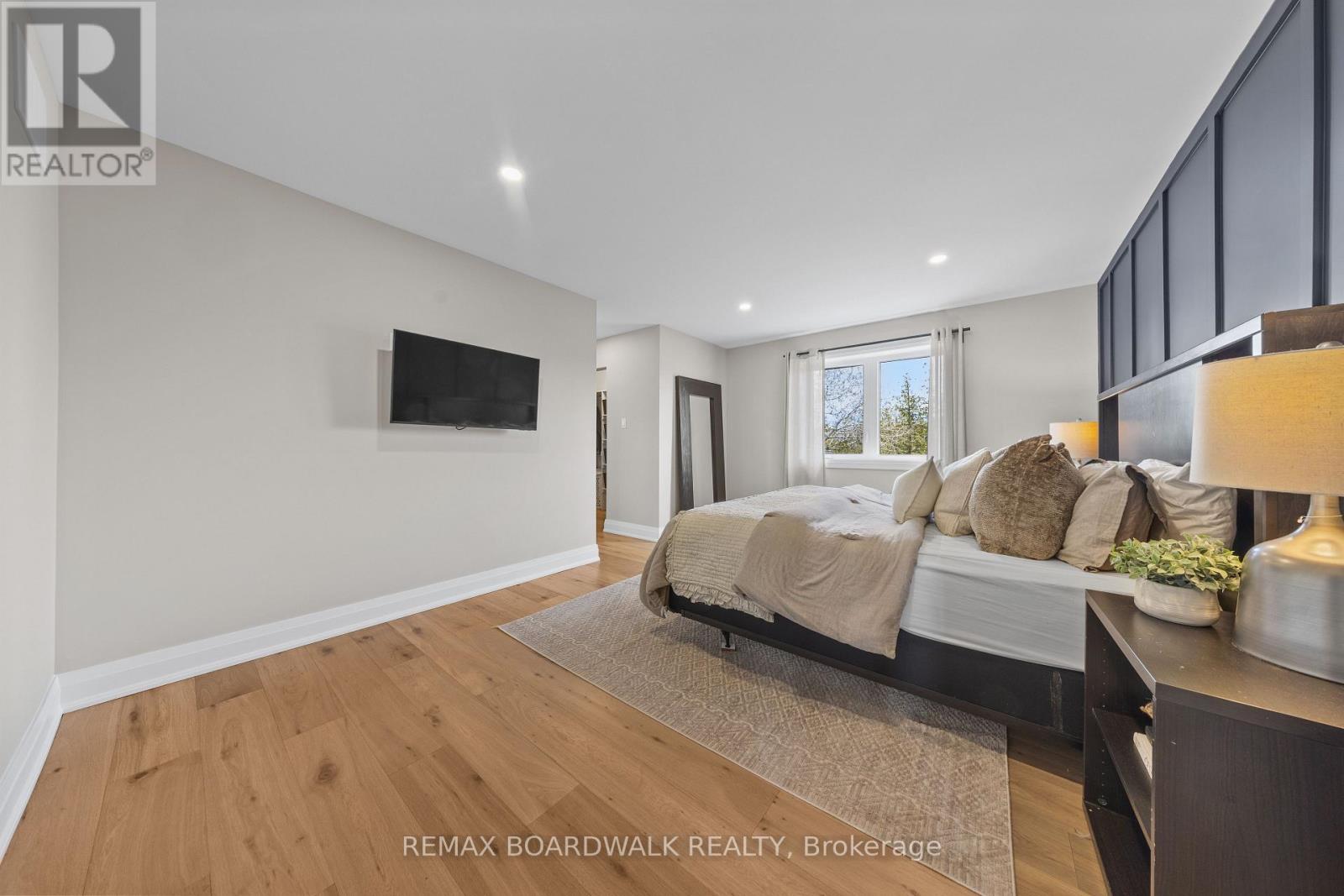 104 STONEWOOD DRIVE - 21