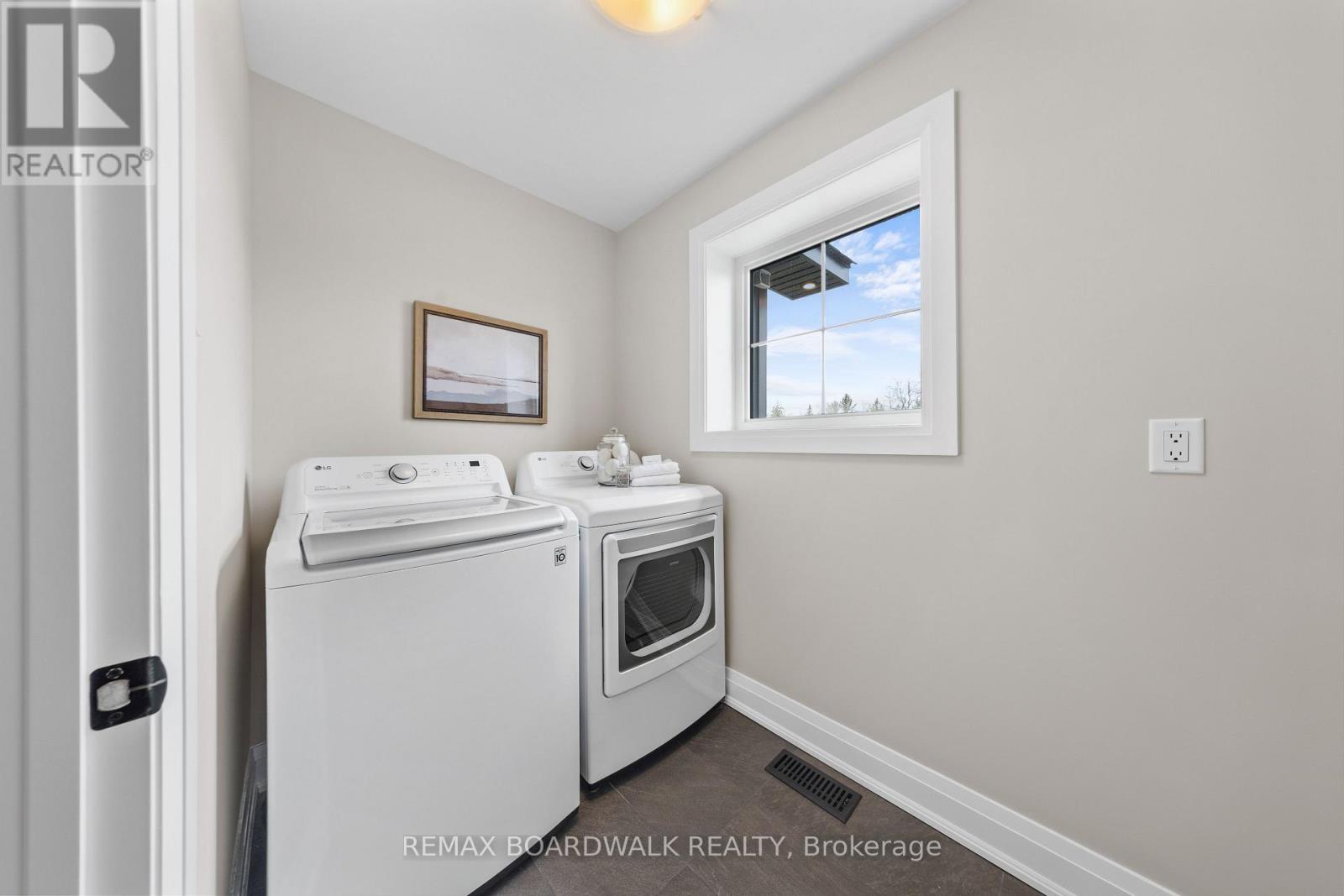 104 STONEWOOD DRIVE - 31